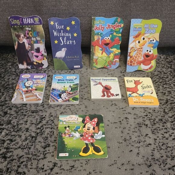 Bundle of 9 toddler books - Picture 1 of 6